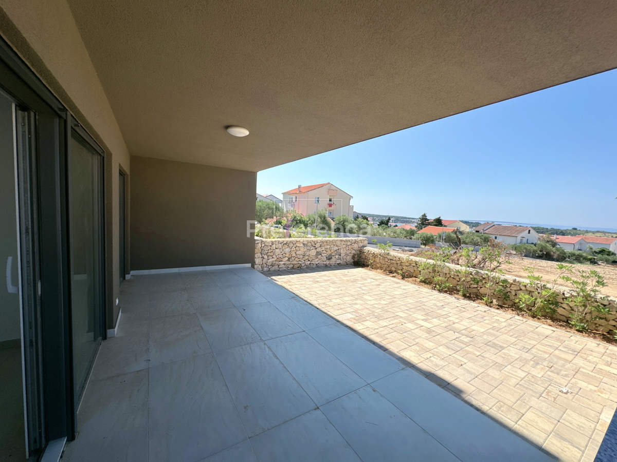 Novalja - appartamento trilocale al piano terra