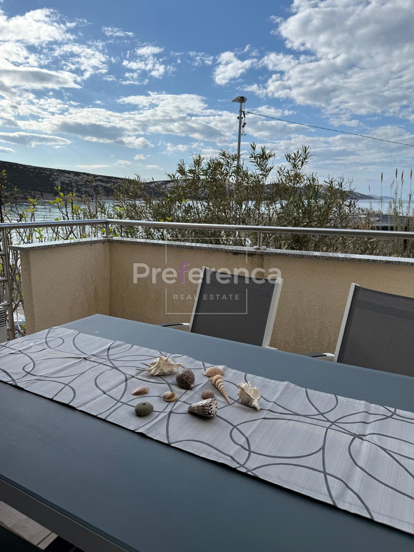 Stara Novalja - monolocale in prima fila sul mare