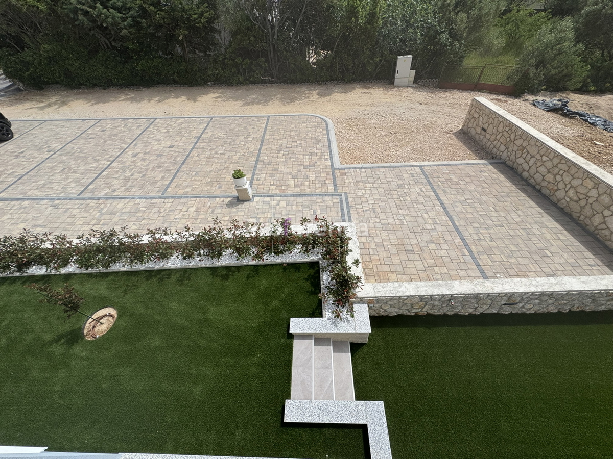 Novalja - appartamento con due camere al primo piano