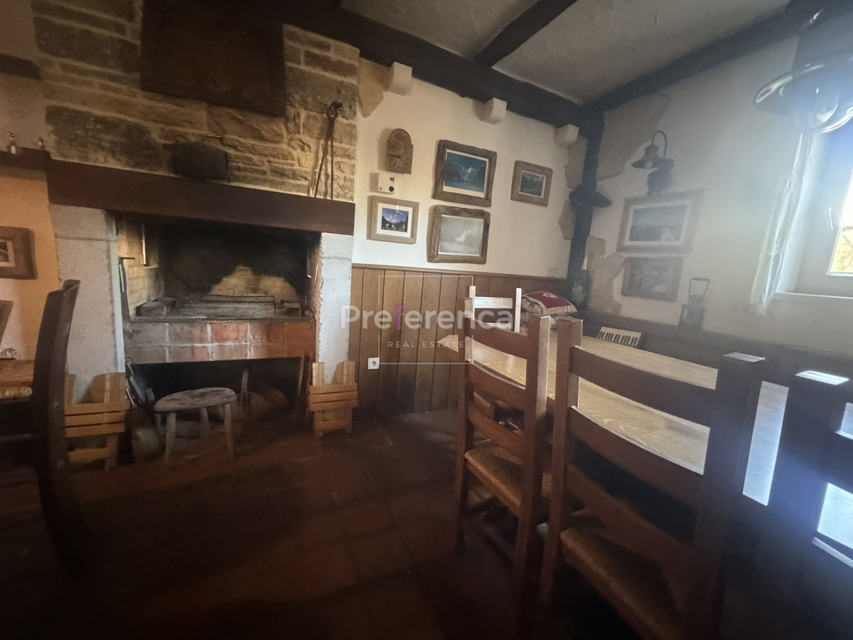 Novalja - casa con piscina nel centro città