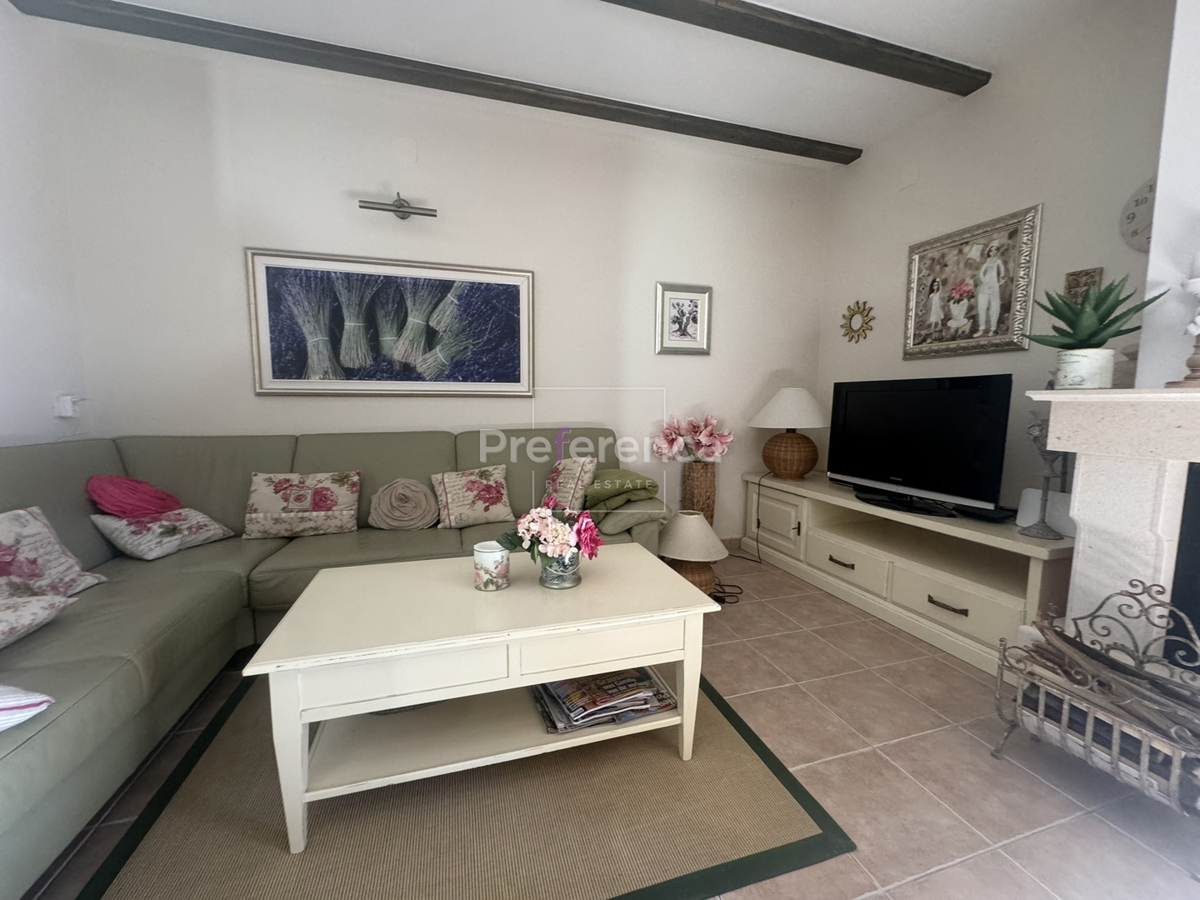 Novalja - casa con piscina nel centro città