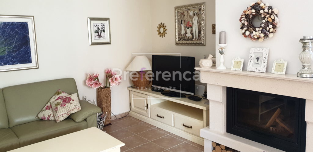 Novalja - casa con piscina nel centro città