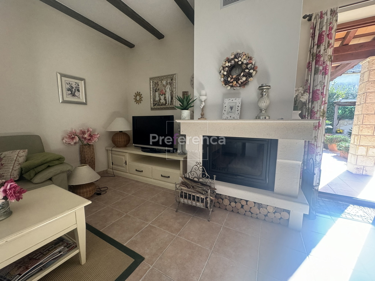 Novalja - casa con piscina nel centro città