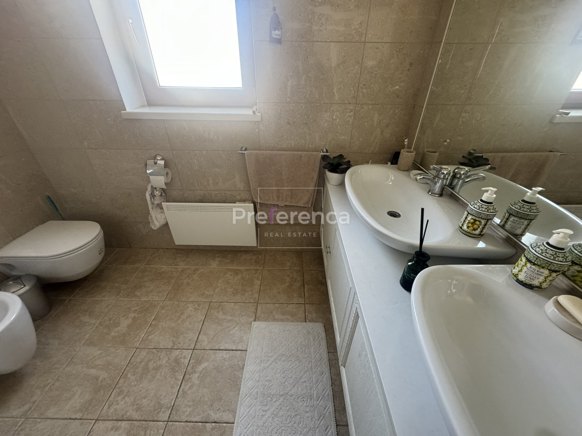 Novalja - casa con piscina nel centro città