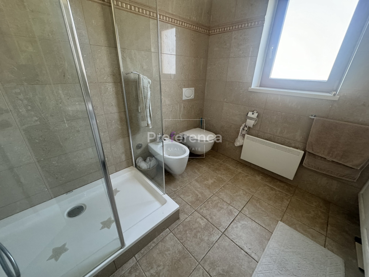 Novalja - casa con piscina nel centro città