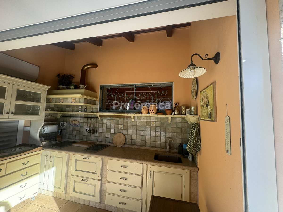 Novalja - casa con piscina nel centro città