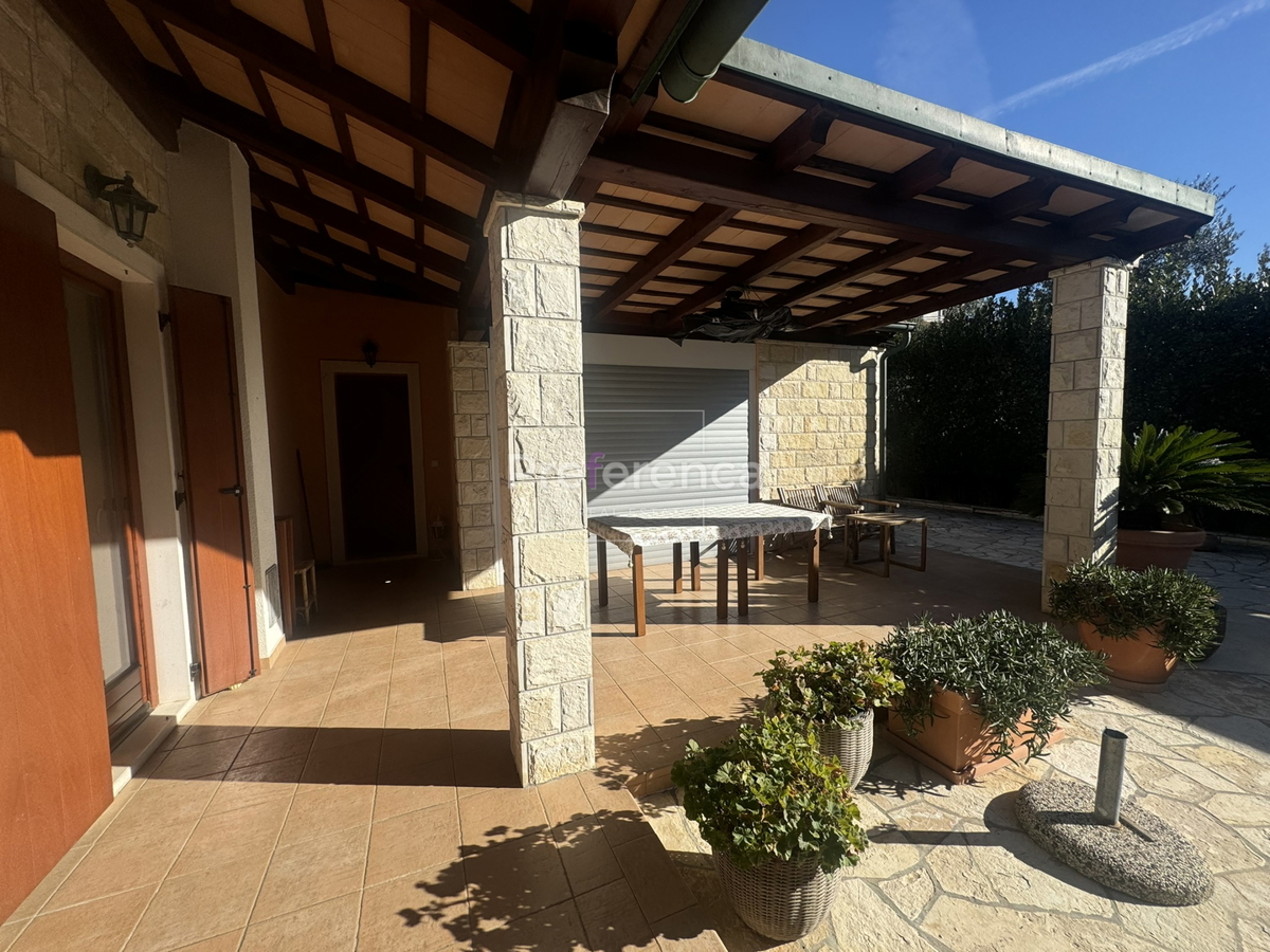 Novalja - casa con piscina nel centro città