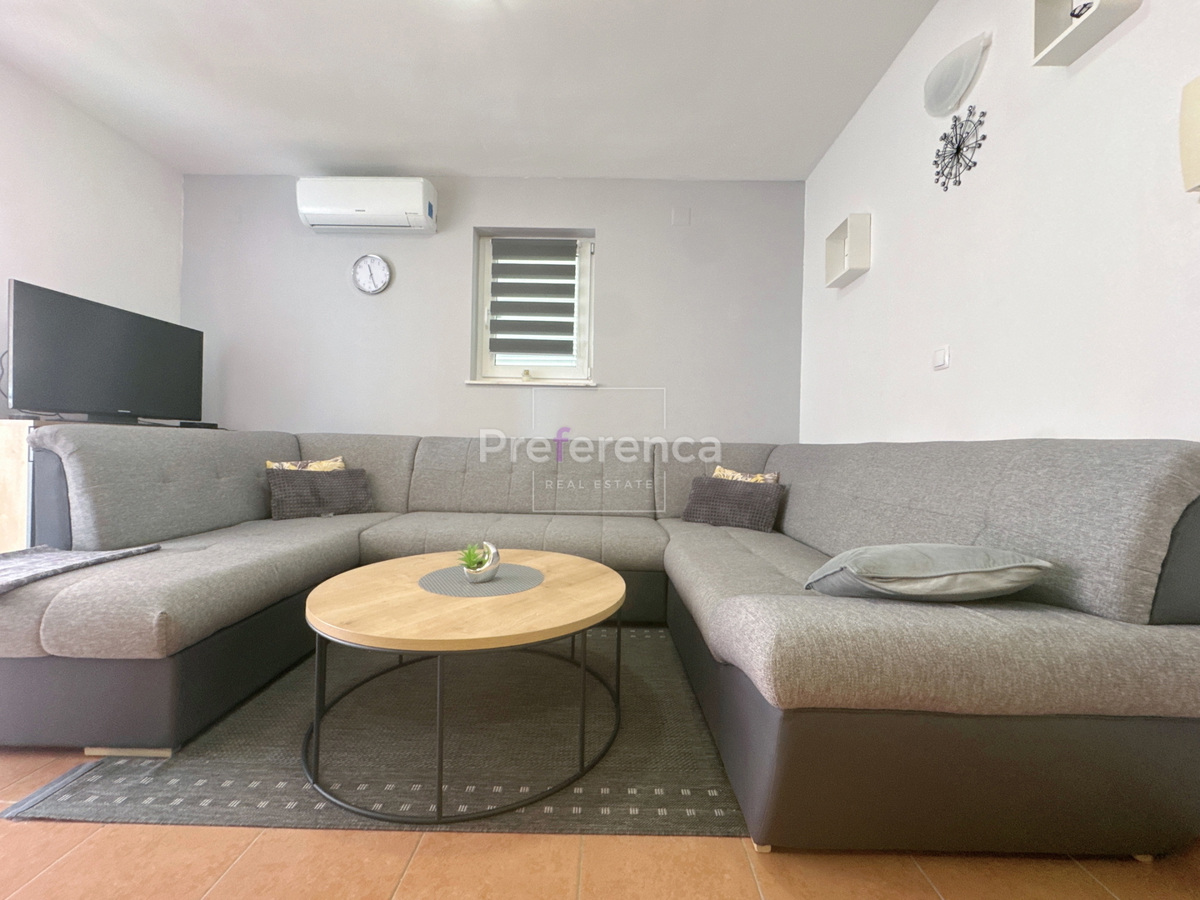 Stara Novalja - appartamento bilocale PRIMO PIANO - vicino al mare