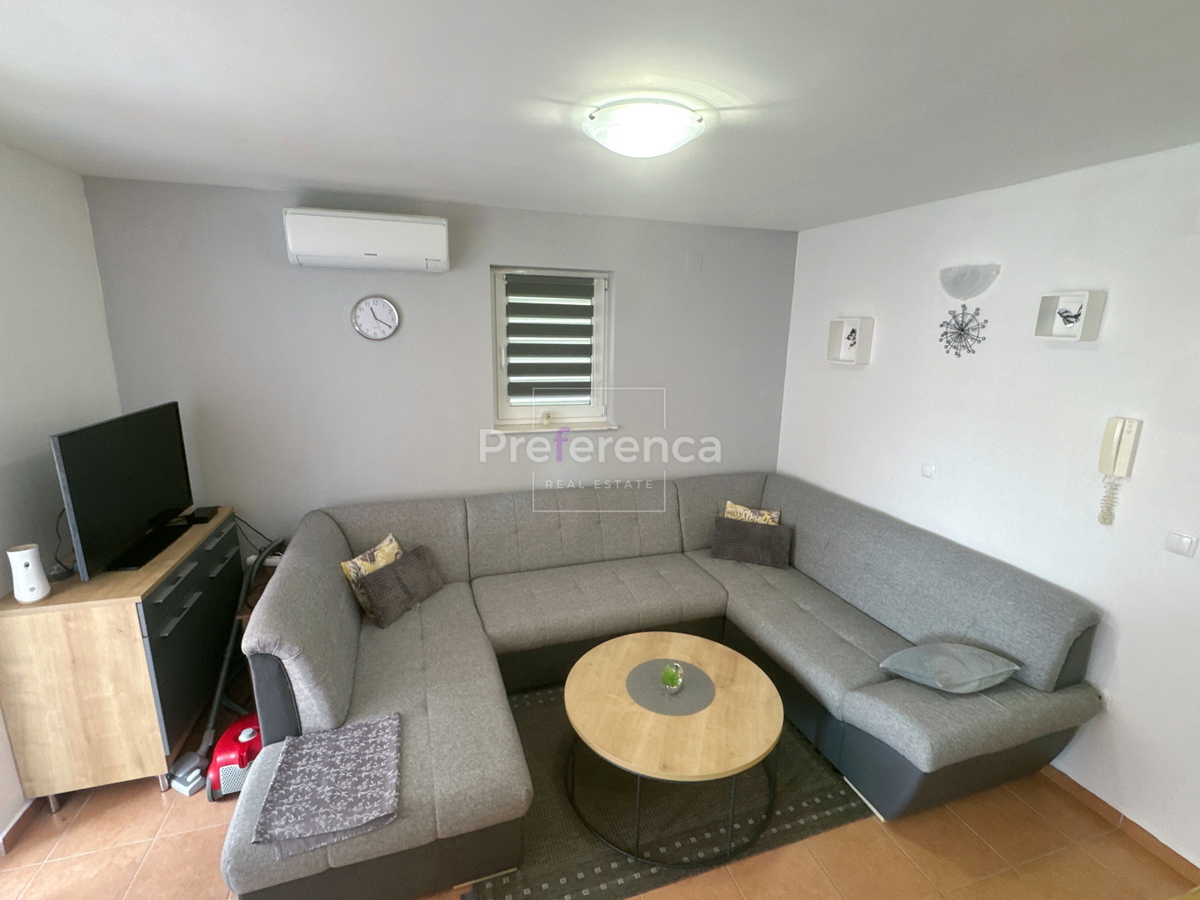 Stara Novalja - appartamento bilocale PRIMO PIANO - vicino al mare