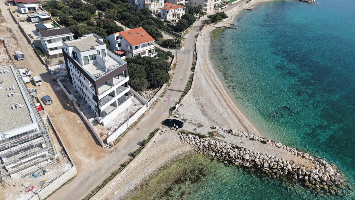 Mandre - appartamento su due livelli con giardino - PRIMA FILA