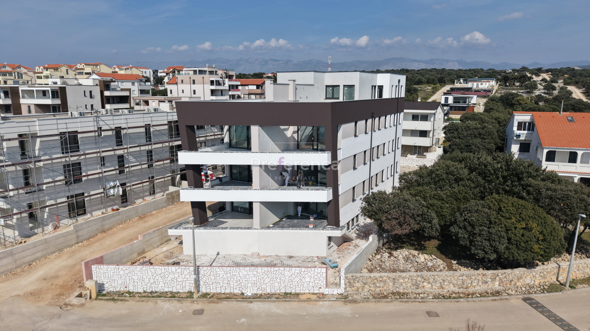 Mandre - appartamento su due livelli con giardino - PRIMA FILA