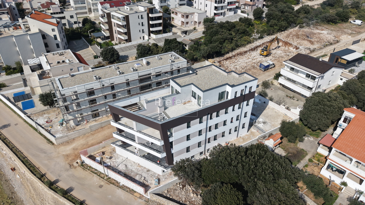 Mandre - appartamento su due livelli con giardino - PRIMA FILA