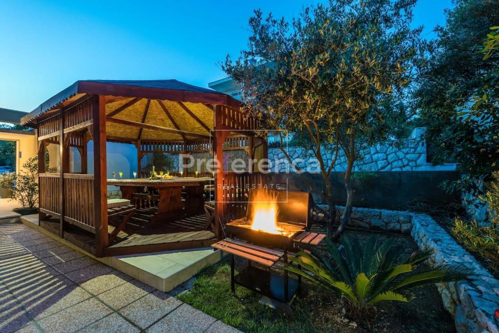 Novalja - posizione eccellente - appartamento con piscina