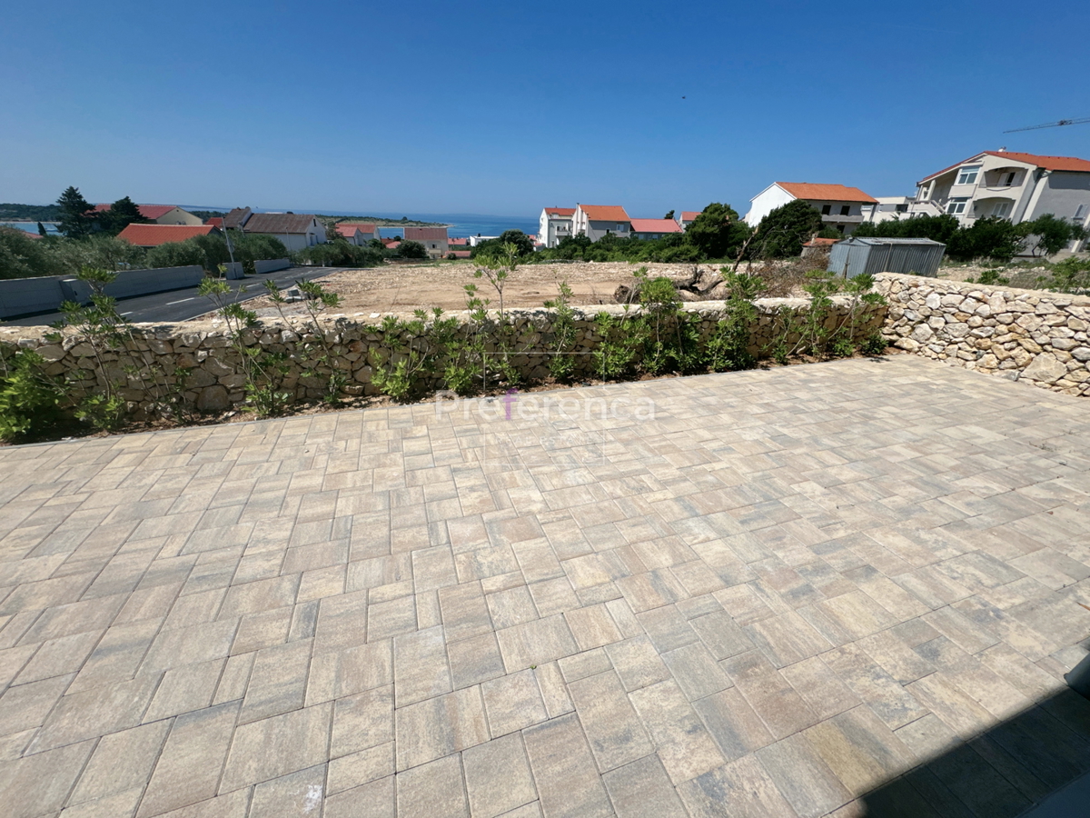 Novalja - appartamento trilocale al piano terra