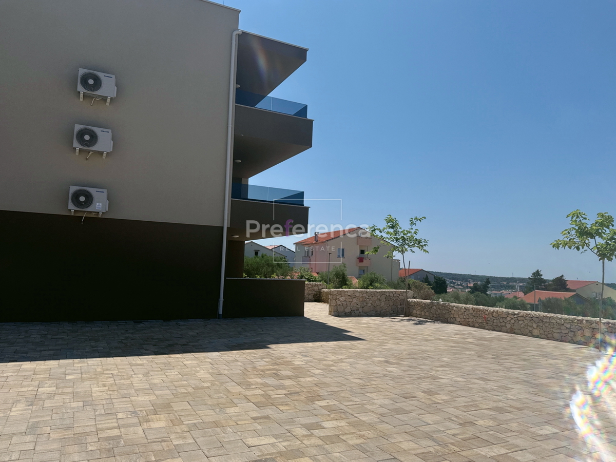 Novalja - appartamento trilocale al piano terra