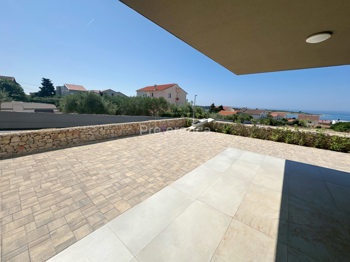 Novalja - appartamento trilocale al piano terra