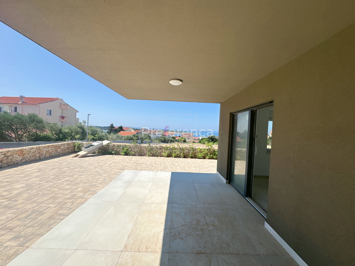 Novalja - appartamento trilocale al piano terra