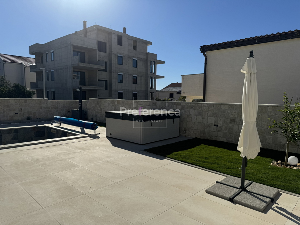 Mandre - villa lussuosa con piscina