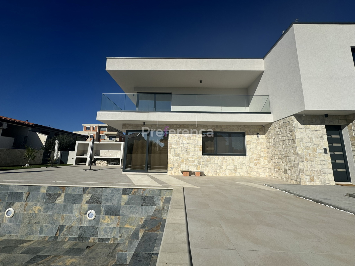 Mandre - villa lussuosa con piscina