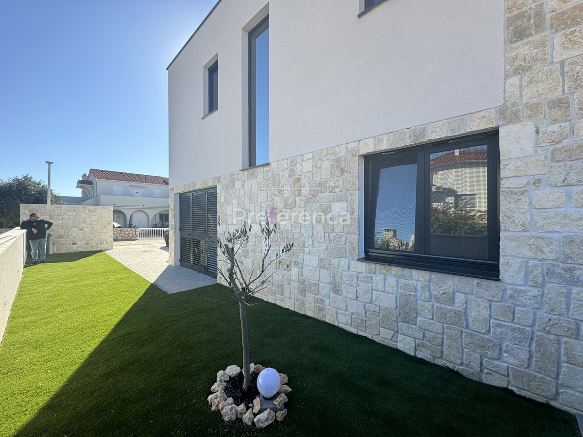 Mandre - villa lussuosa con piscina