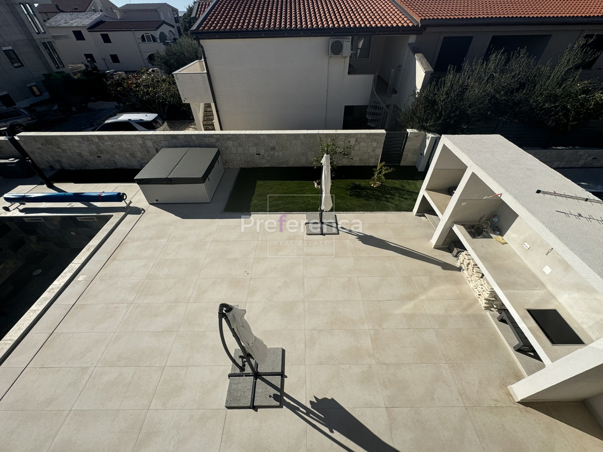 Mandre - villa lussuosa con piscina