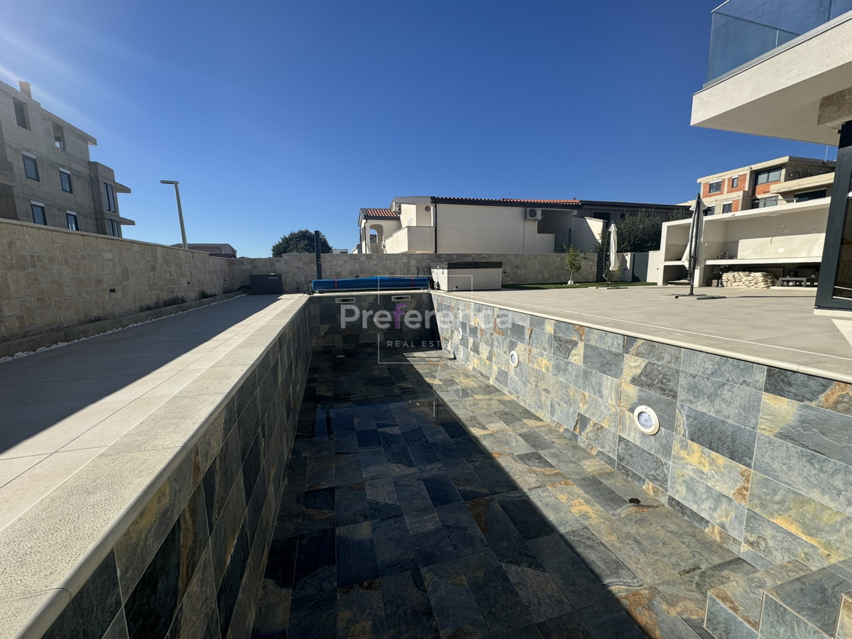 Mandre - villa lussuosa con piscina