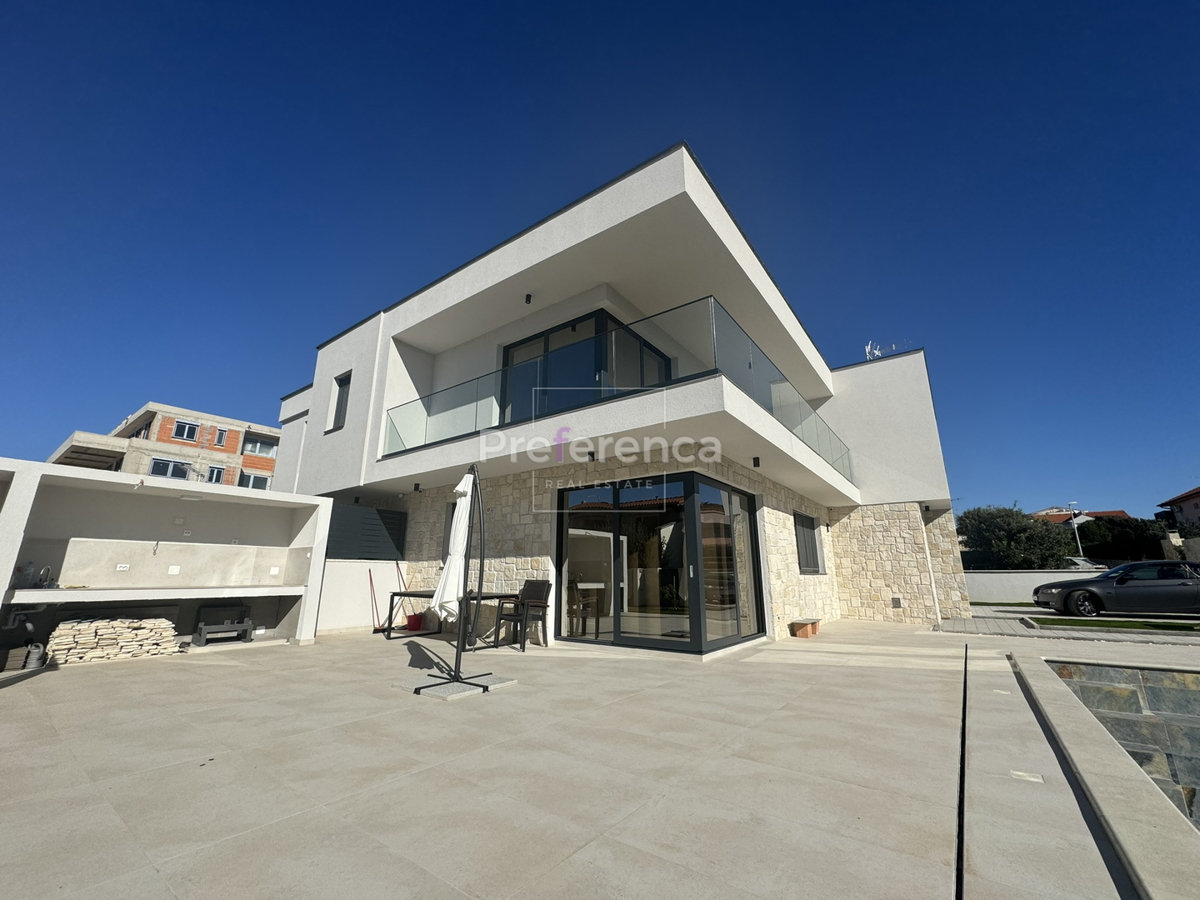 Mandre - villa lussuosa con piscina