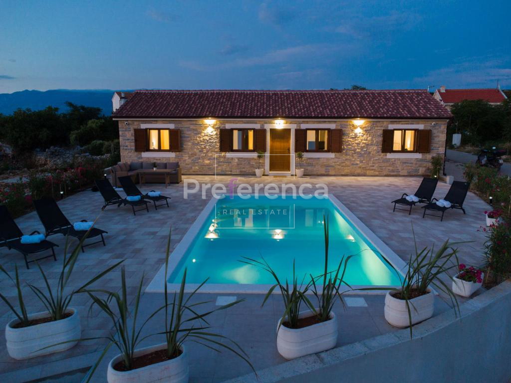 Dabovi stani, Novalja - villa con piscina + terreno con progetto