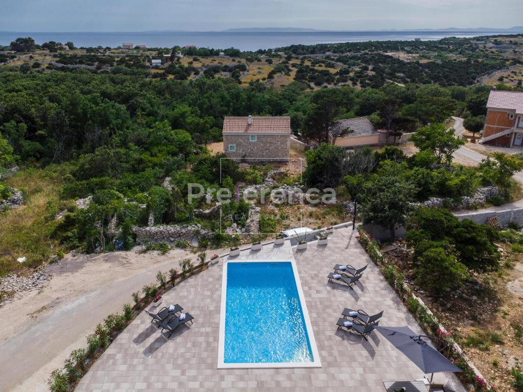 Dabovi stani, Novalja - villa con piscina + terreno con progetto