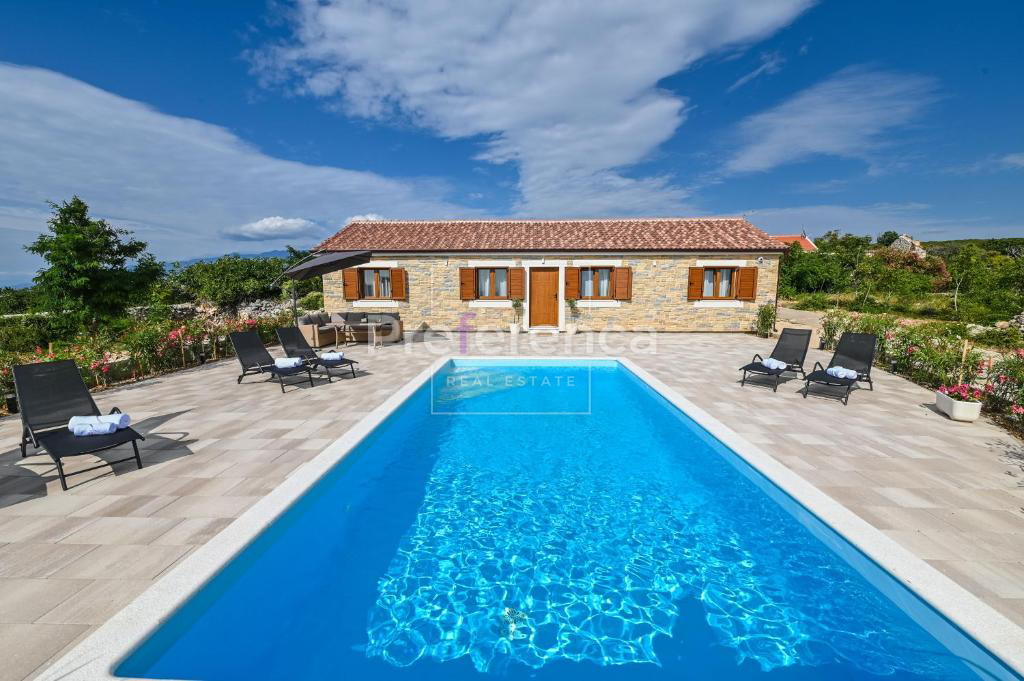 Dabovi stani, Novalja - villa con piscina + terreno con progetto