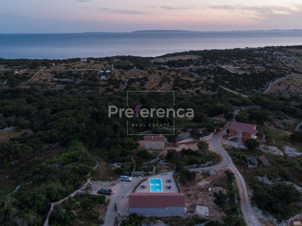 Dabovi stani, Novalja - villa con piscina + terreno con progetto