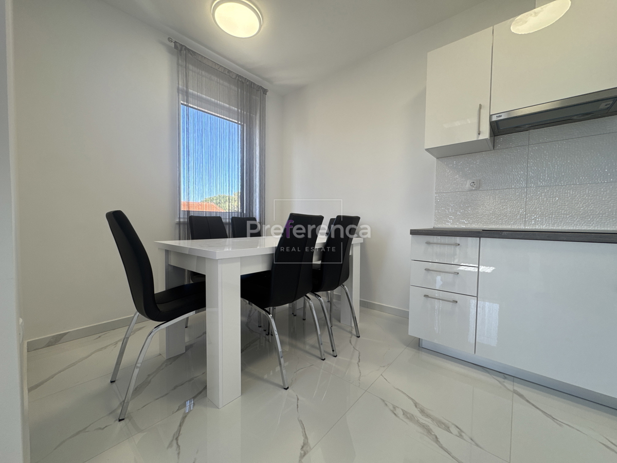 Novalja - appartamento con due camere al primo piano