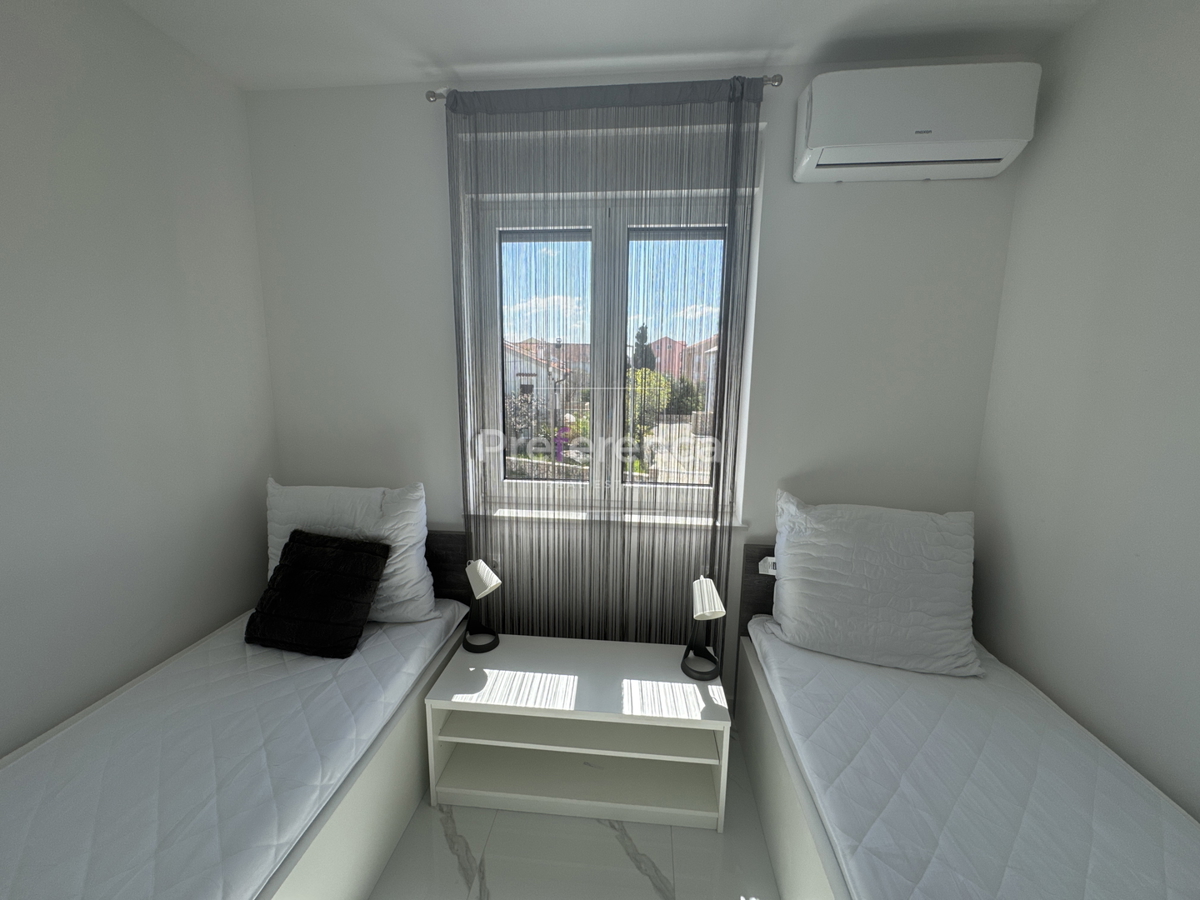 Novalja - appartamento con due camere al primo piano