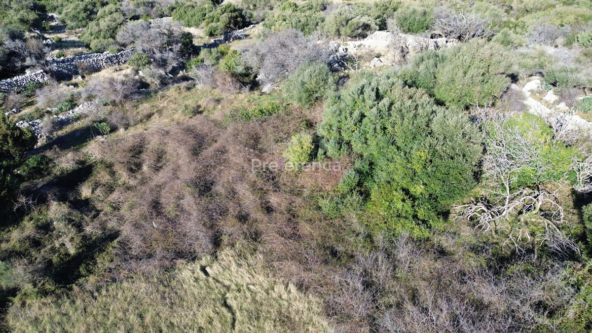 Jakišnica - terreno edificabile