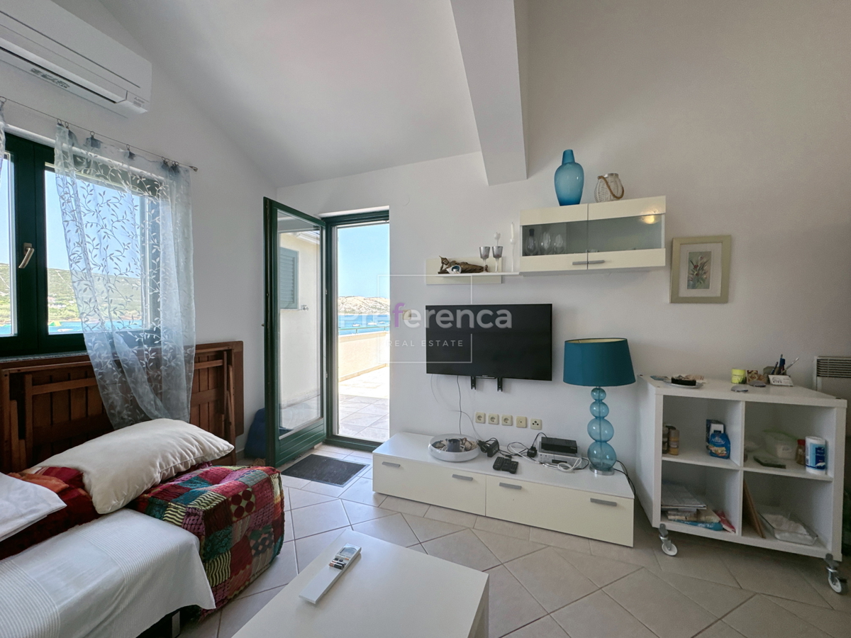 Stara Novalja - monolocale in prima fila sul mare