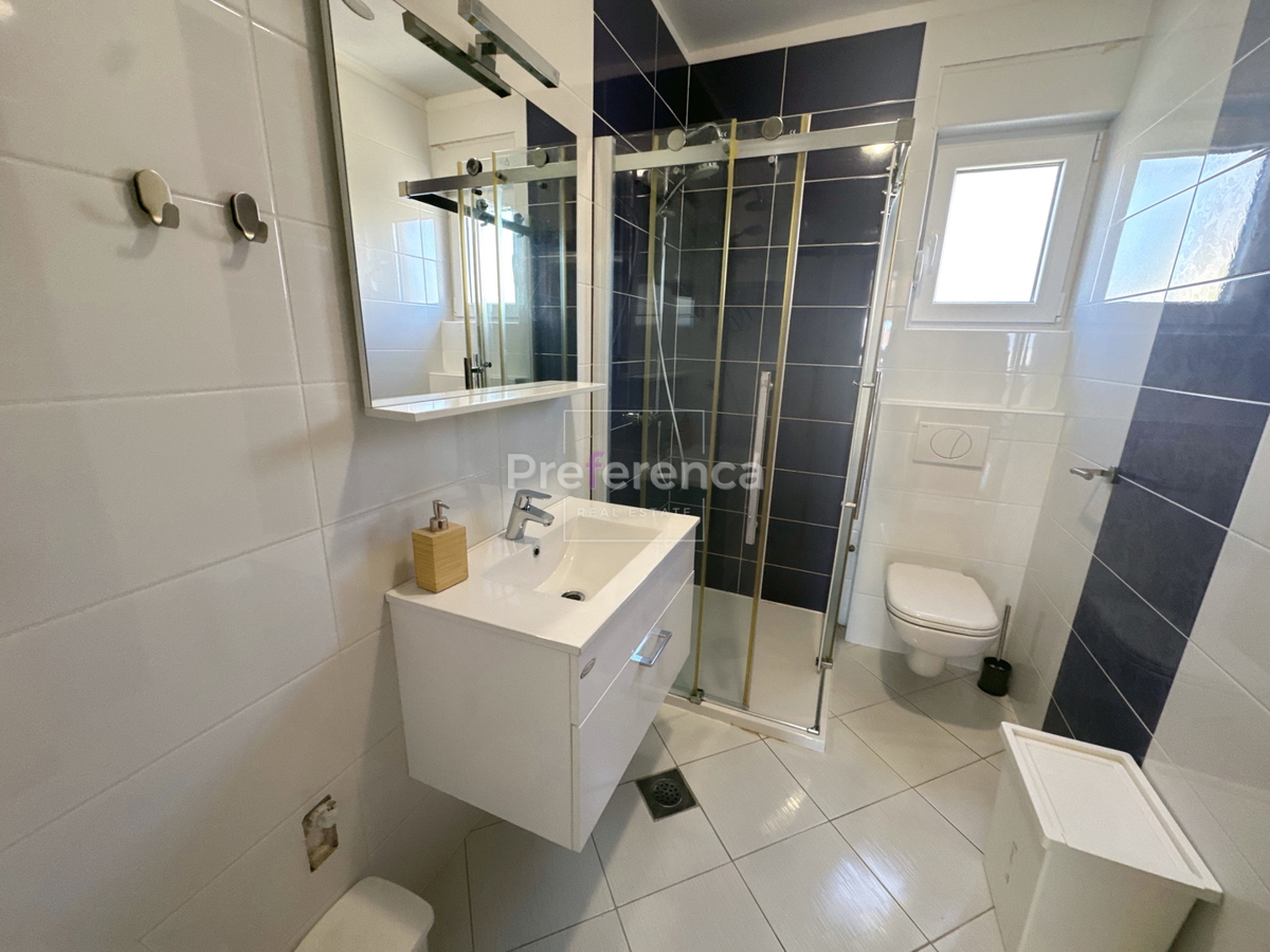 Novalja - appartamento con due camere al primo piano