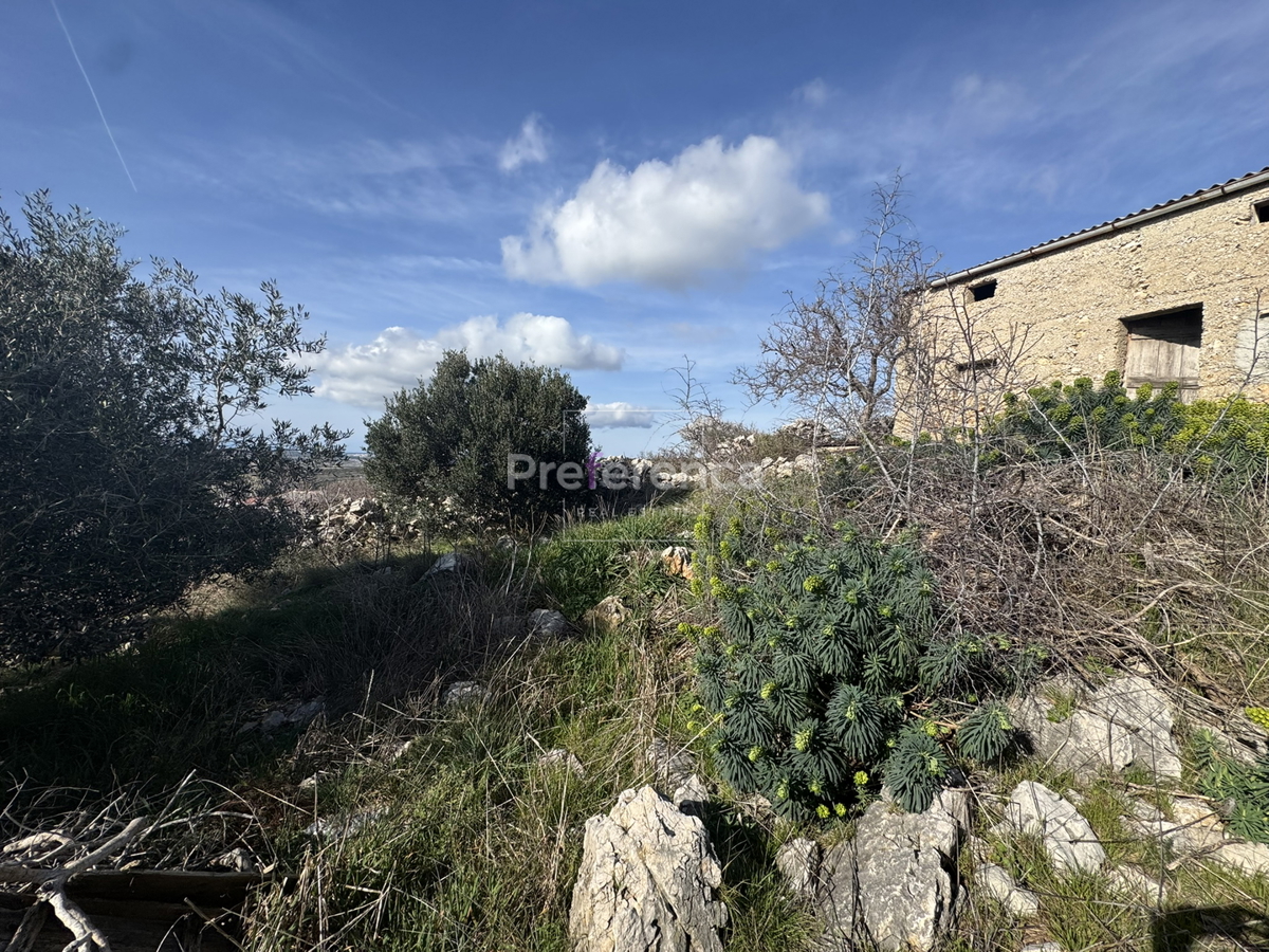 Kolan - terreno edificabile con permesso di costruzione