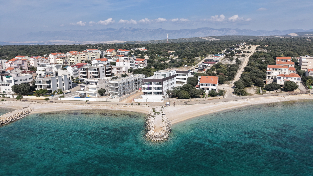 Mandre - appartamento su due livelli con giardino - PRIMA FILA