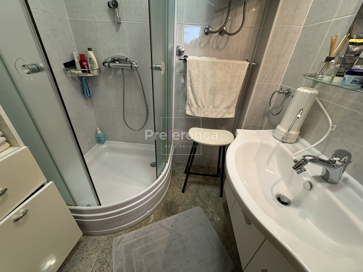 Novalja - due appartamenti - intero piano