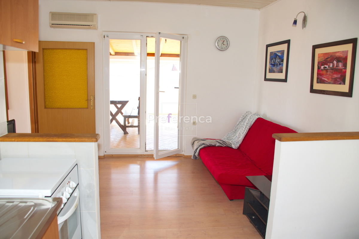 Zubovići - appartamento bilocale vicino alla spiaggia