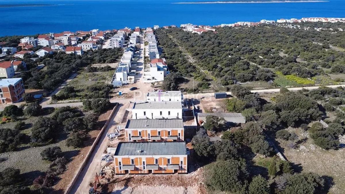 Mandre - appartamento su due piani con giardino