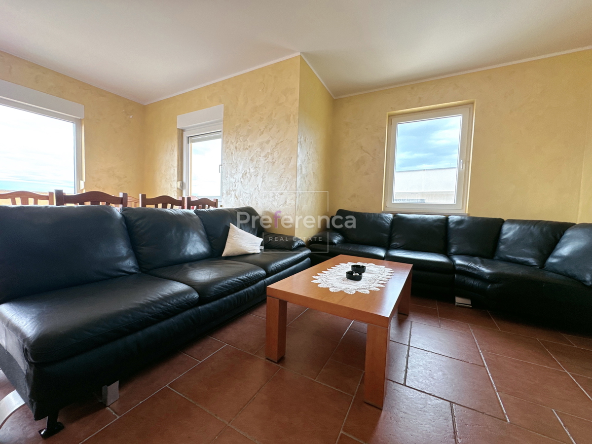 Novalja - appartamento trilocale con vista mare