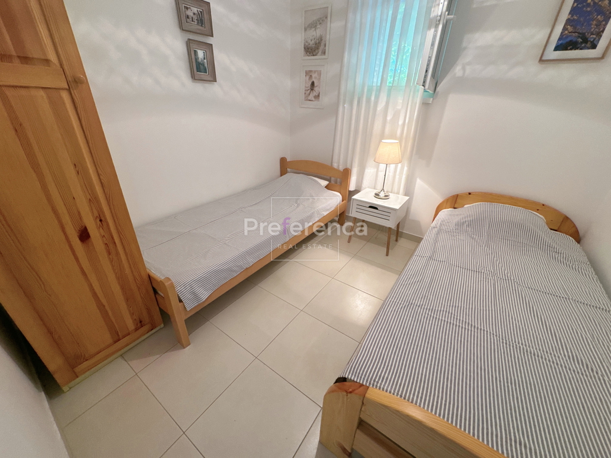 Stara Novalja - appartamento con due camere al piano terra