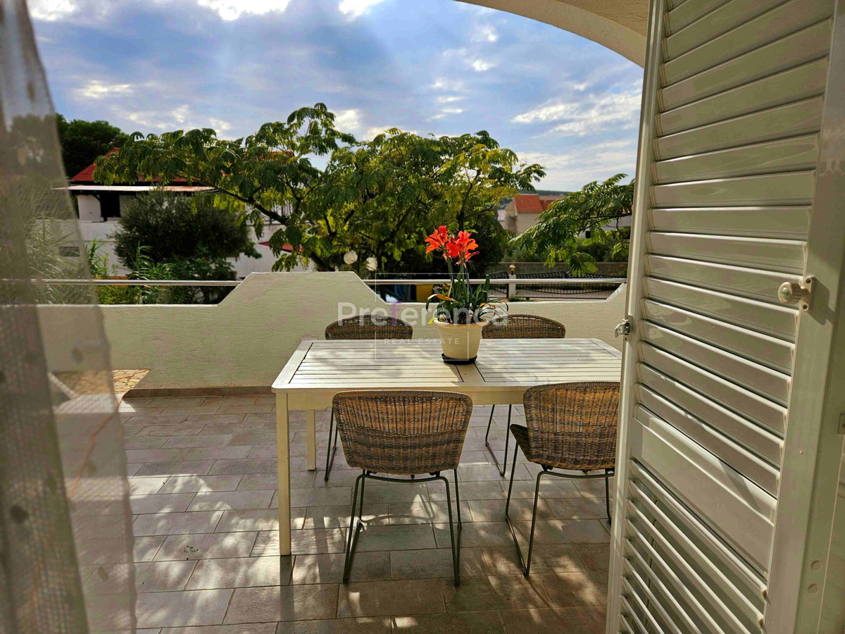 Stara Novalja - appartamento con due camere al piano terra