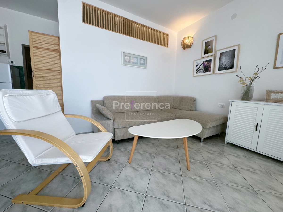 Stara Novalja - appartamento con due camere al piano terra