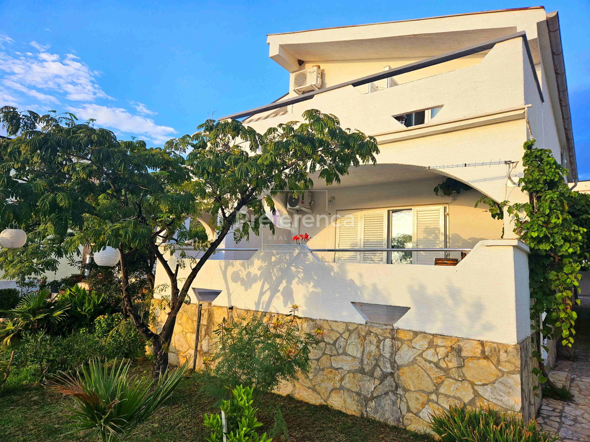 Stara Novalja - appartamento con due camere al piano terra