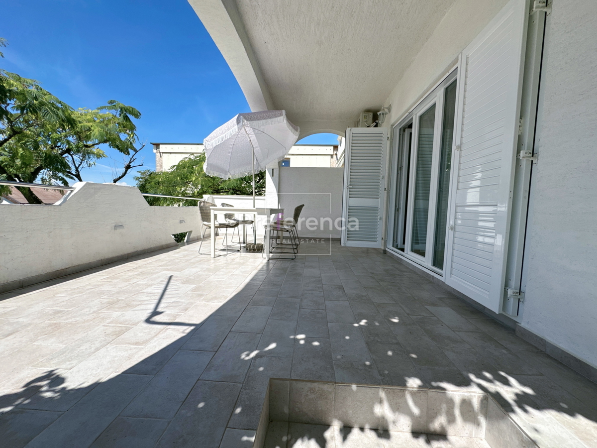 Stara Novalja - appartamento con due camere al piano terra