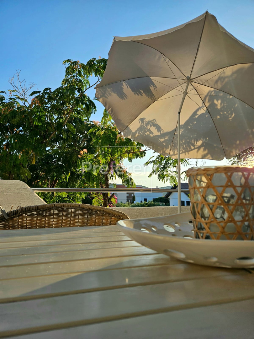 Stara Novalja - appartamento con due camere al piano terra