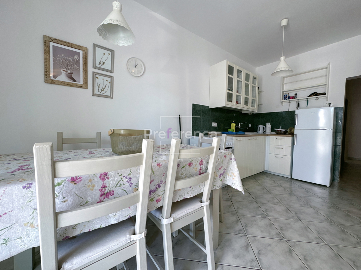 Stara Novalja - appartamento con due camere al piano terra