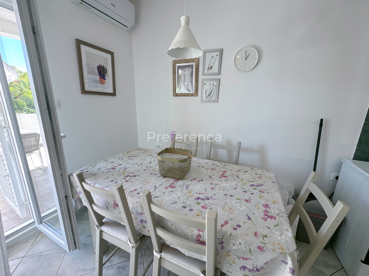 Stara Novalja - appartamento con due camere al piano terra